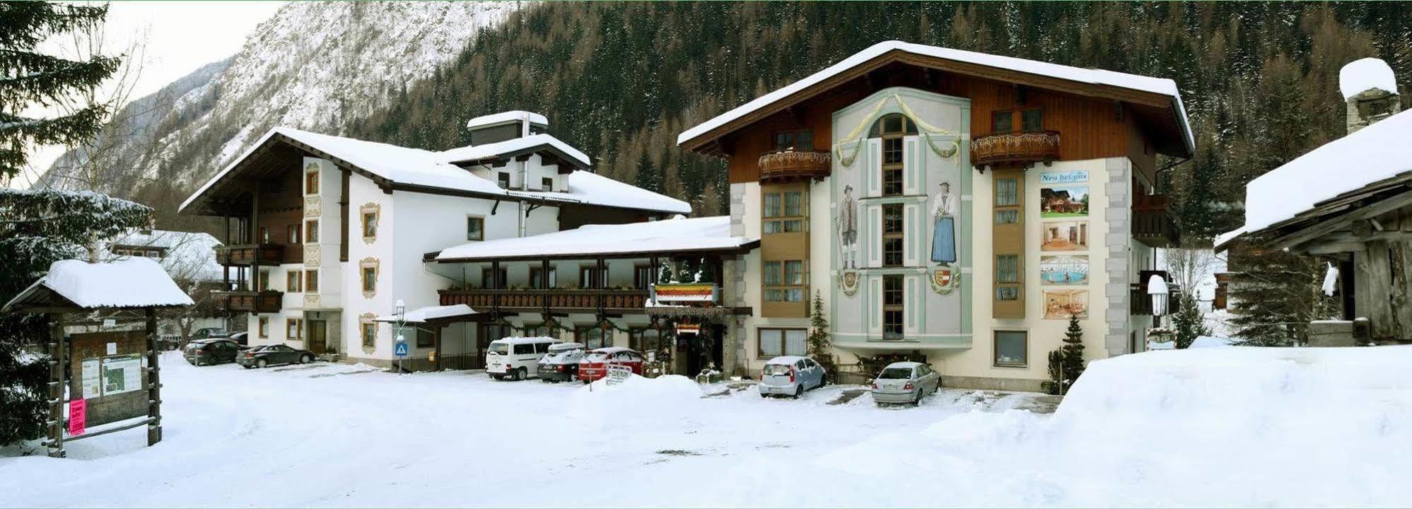 Hotel Kaerntnerhof Heiligenblut Exterior foto
